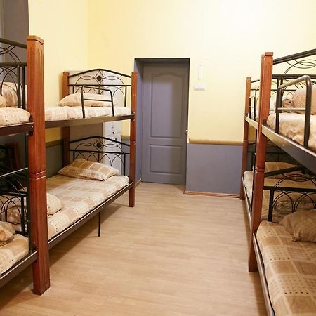 Night & Day Hostel Kiev Eksteriør billede