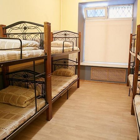 Night & Day Hostel Kiev Eksteriør billede