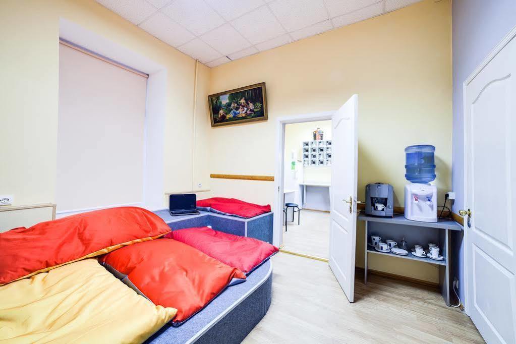 Night & Day Hostel Kiev Eksteriør billede