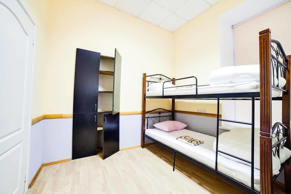 Night & Day Hostel Kiev Eksteriør billede