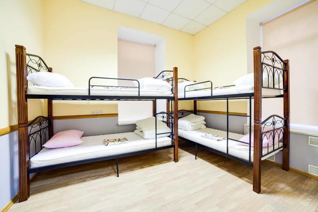 Night & Day Hostel Kiev Eksteriør billede