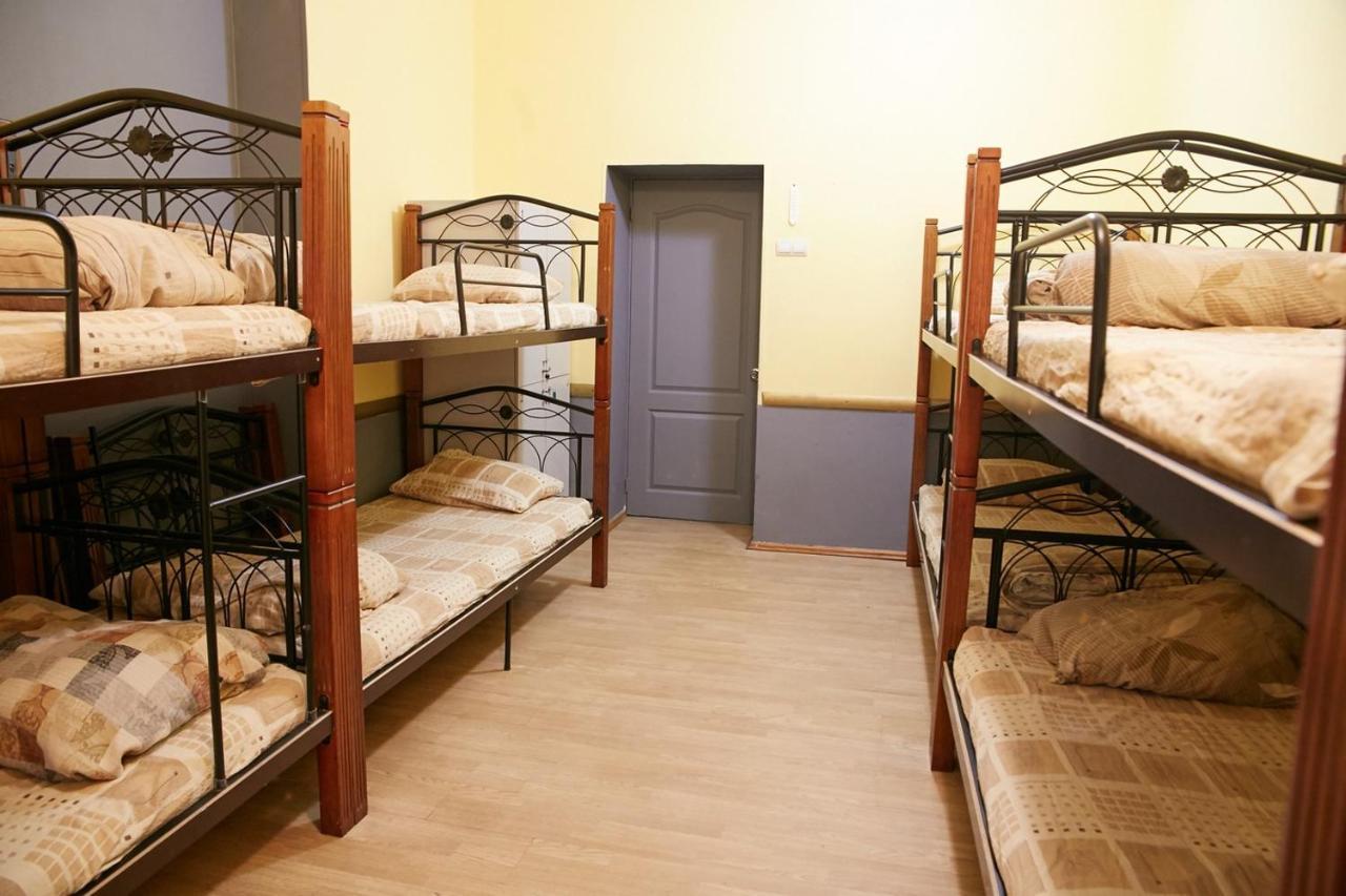 Night & Day Hostel Kiev Eksteriør billede