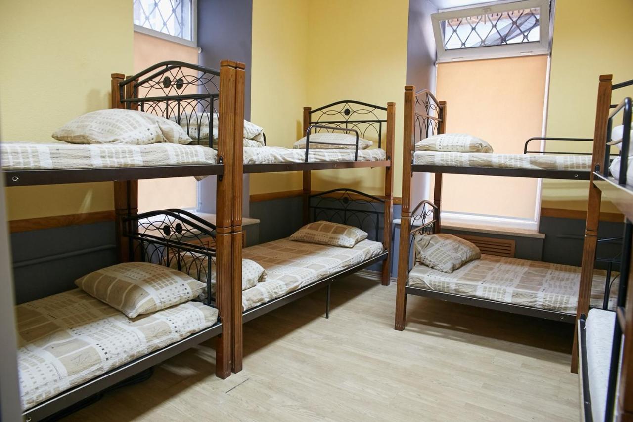 Night & Day Hostel Kiev Eksteriør billede